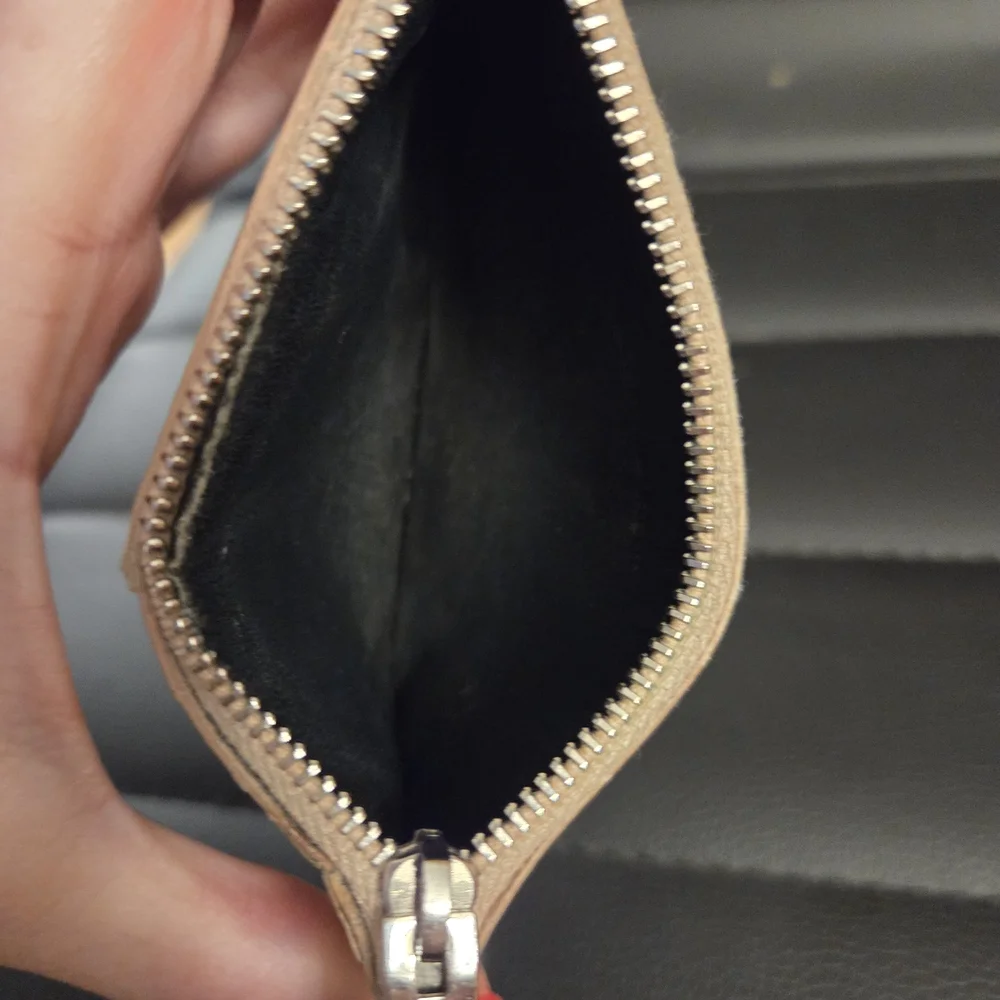 Saint Laurent Fragments Zipped Card Case in Beige Calfskin Leather - Picture 7 of 7